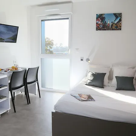 - Bordeaux - 3* Pessac