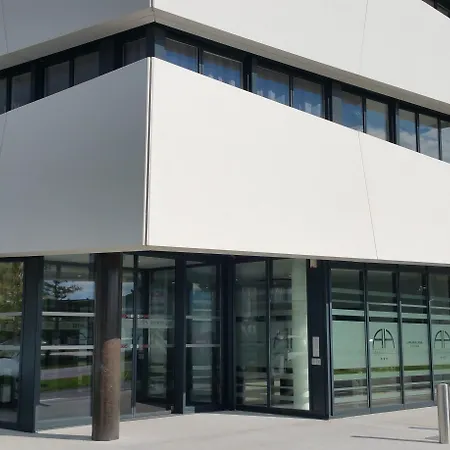 - Bordeaux - 3* Pessac