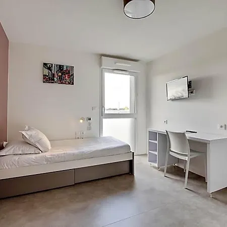 - Bordeaux - פסאק
