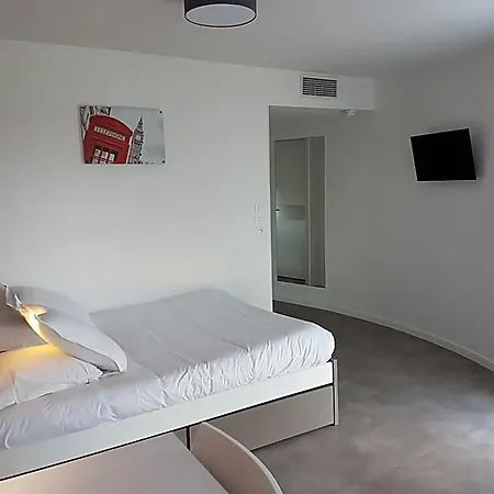 - Bordeaux - 3* Pessac