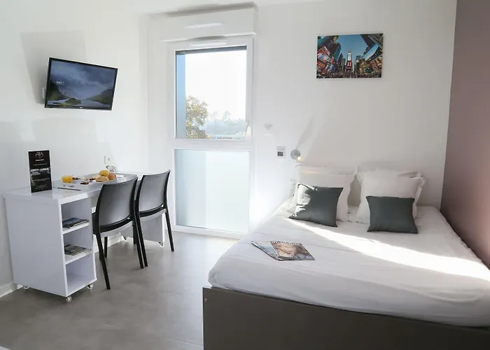 - Bordeaux - 3* Pessac